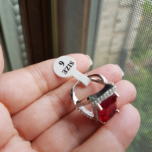 Swarovski Elements 925 Sterling Silver Emerald-cut Garnet Red Ring NEW - Picture 11 of 15